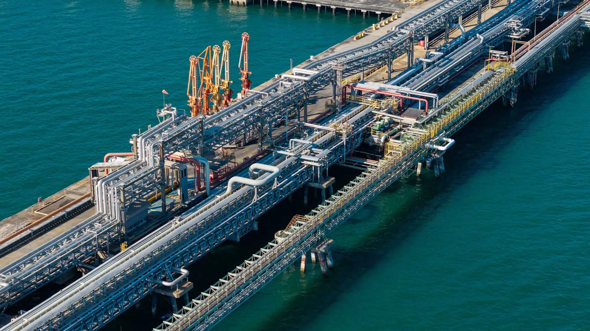 FlexRun Flexible Pipe systems for refinery and chemical plant constraints